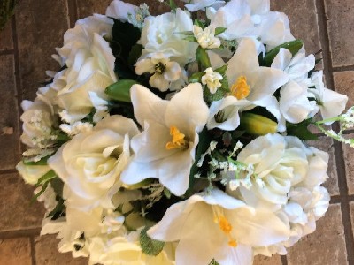 Photo for the news post: Floral – White Centerpiece