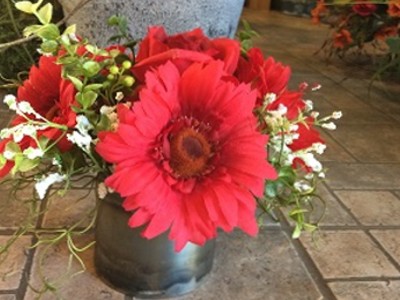 Photo for the news post: Floral – Red Gerber Centerpiece